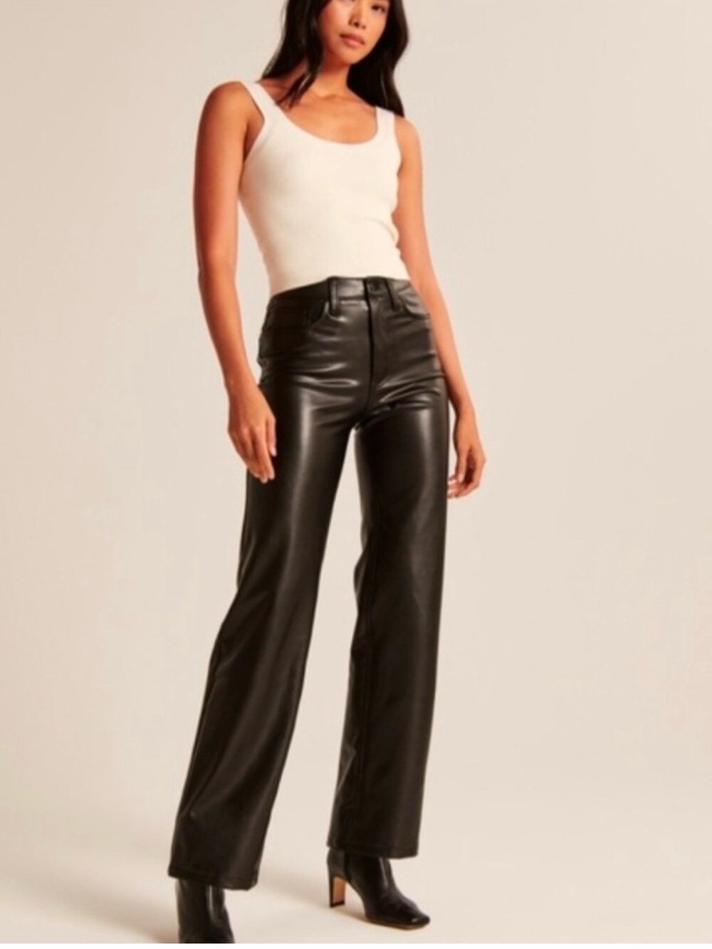 Abercrombie & Fitch '90s Relaxed Ultra High Rise Faux Leather - Black Size 4